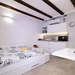 Bella Tara Πιράν