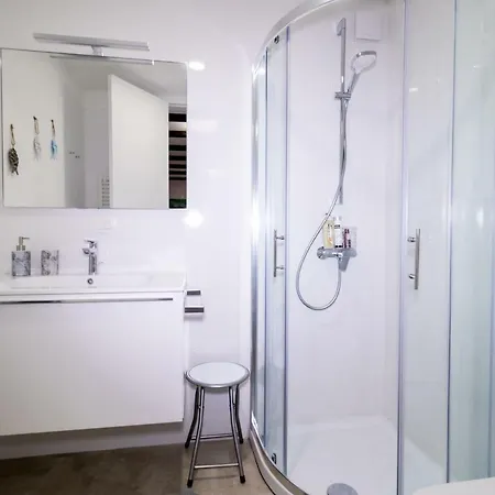 Bella Tara بيران