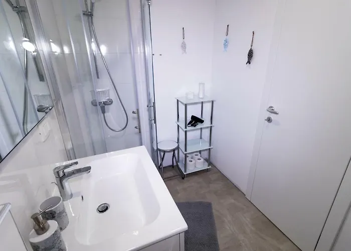 Bella Tara アパート ピラン