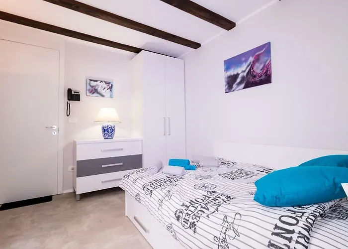 Bella Tara アパート ピラン